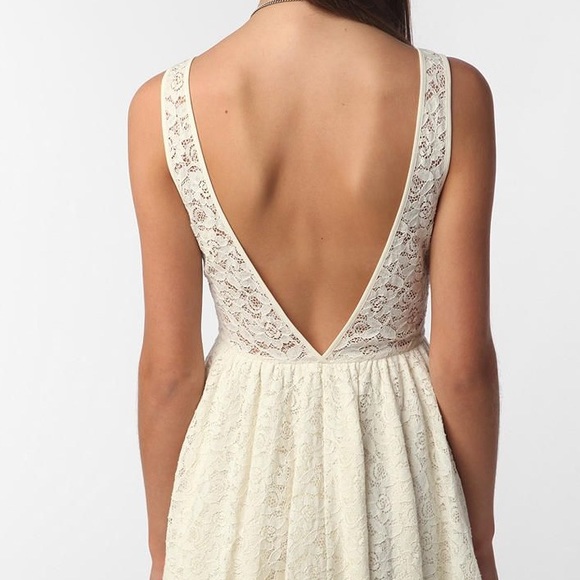 sachin and babi light blue dress How To Wear A Backless Dress: 7 Things To Know main image 1